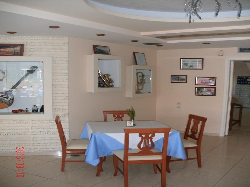 Montes Apartments & Studios Alykanas  Bagian luar foto