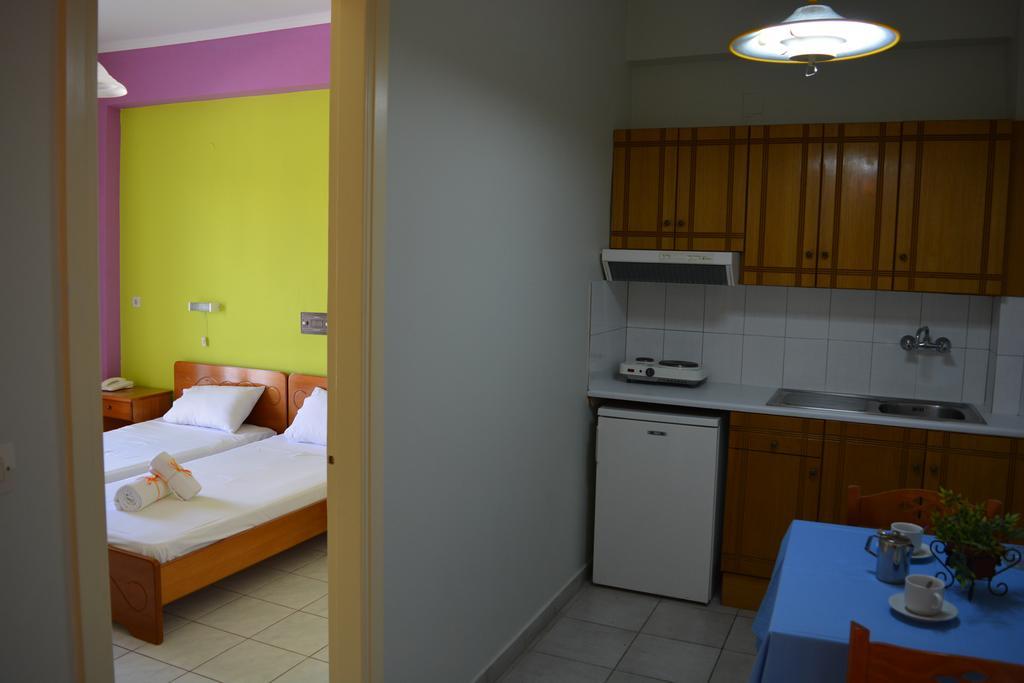 Montes Apartments & Studios Alykanas  Bagian luar foto