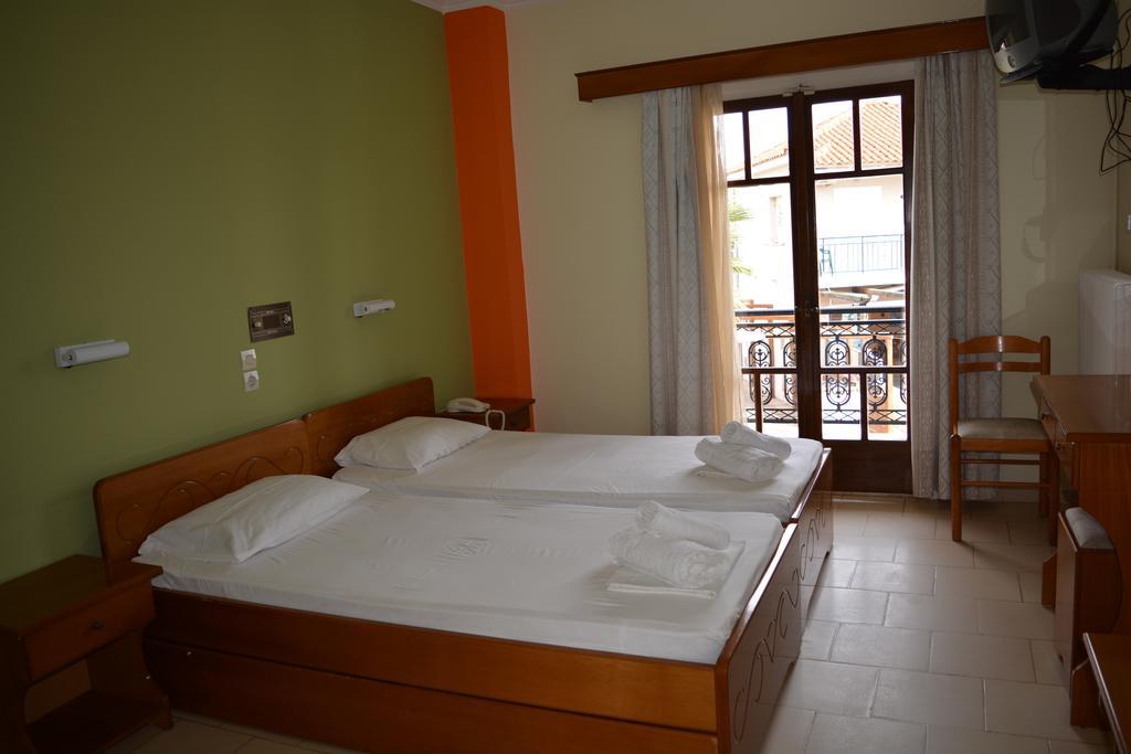 Montes Apartments & Studios Alykanas  Bagian luar foto
