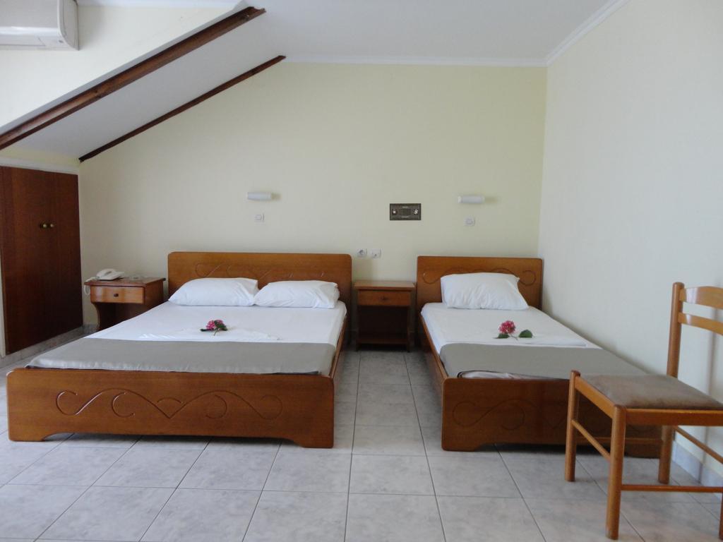 Montes Apartments & Studios Alykanas  Bagian luar foto