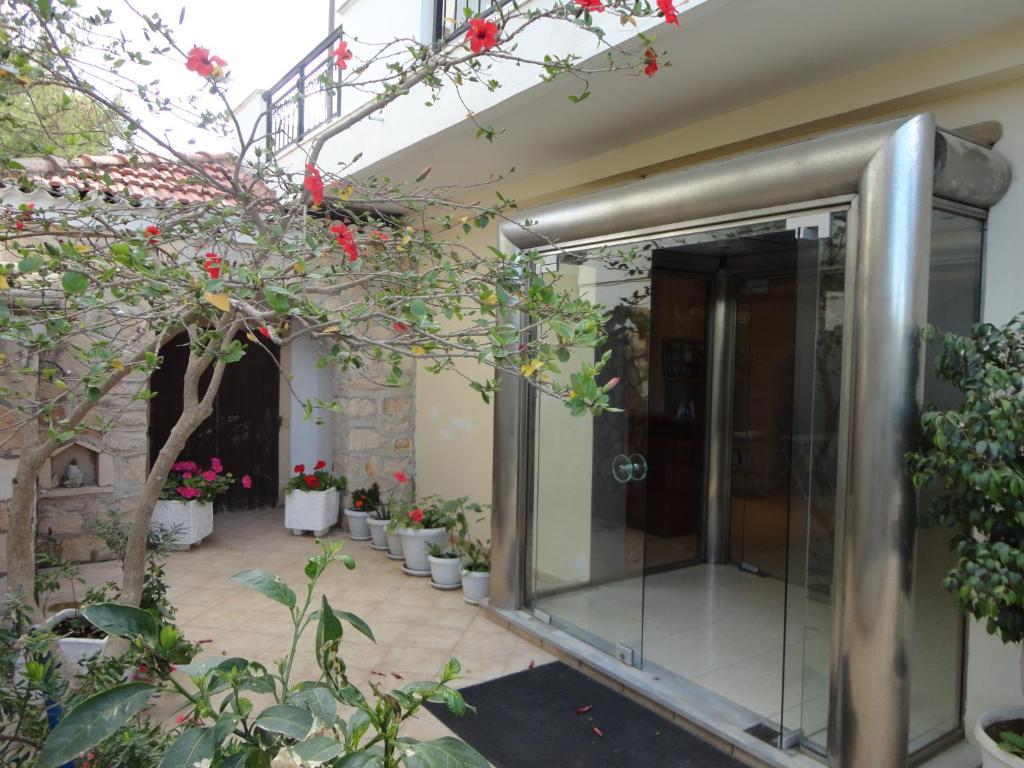 Montes Apartments & Studios Alykanas  Bagian luar foto