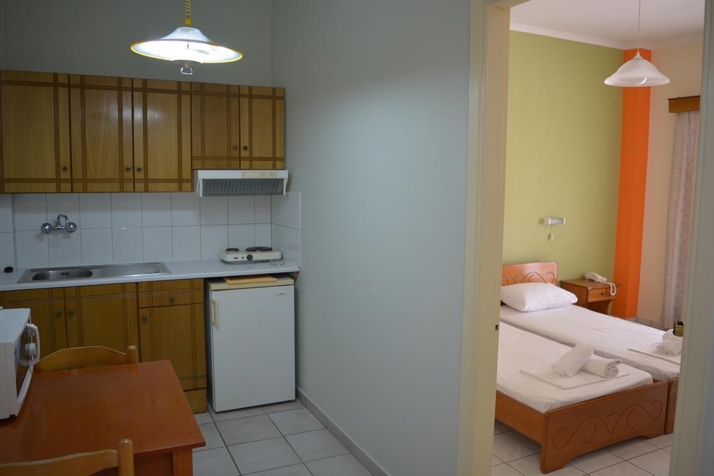 Montes Apartments & Studios Alykanas  Bagian luar foto