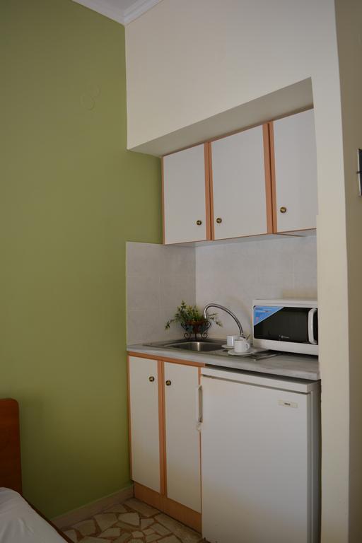 Montes Apartments & Studios Alykanas  Bagian luar foto