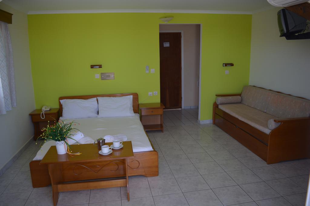 Montes Apartments & Studios Alykanas  Bagian luar foto