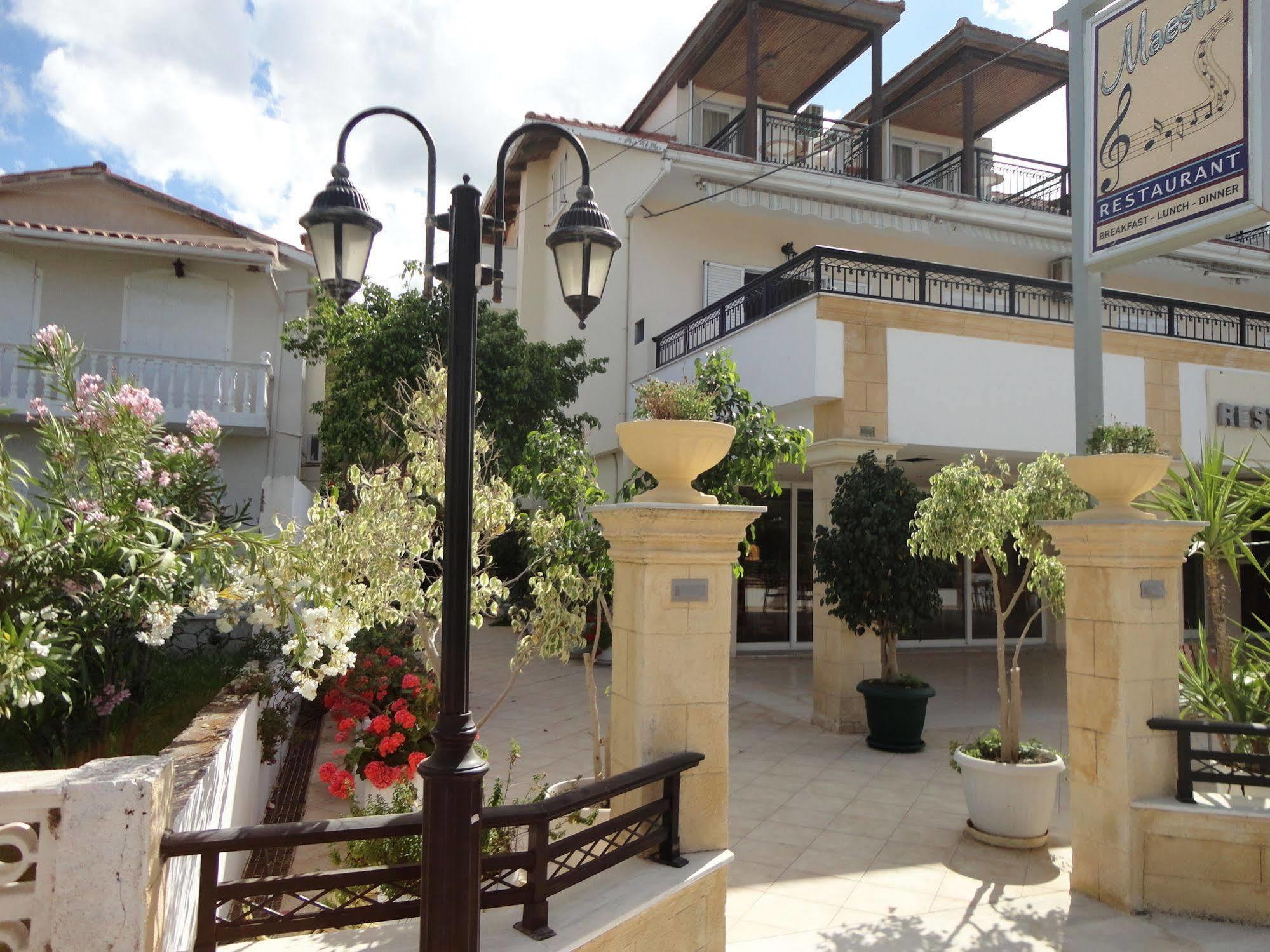 Montes Apartments & Studios Alykanas  Bagian luar foto