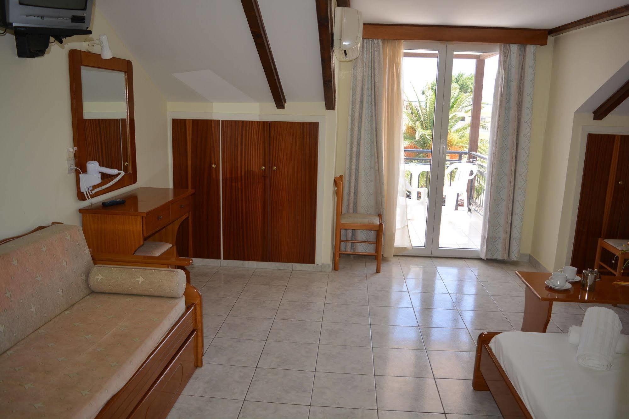 Montes Apartments & Studios Alykanas  Bagian luar foto